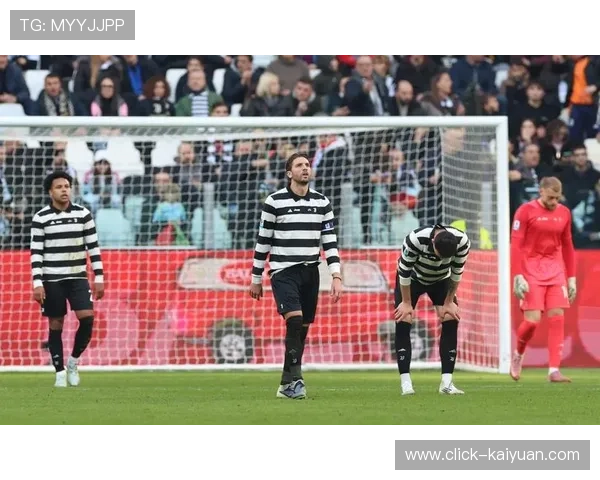 足球历史上的今天：回顾经典赛事与传奇人物的精彩瞬间